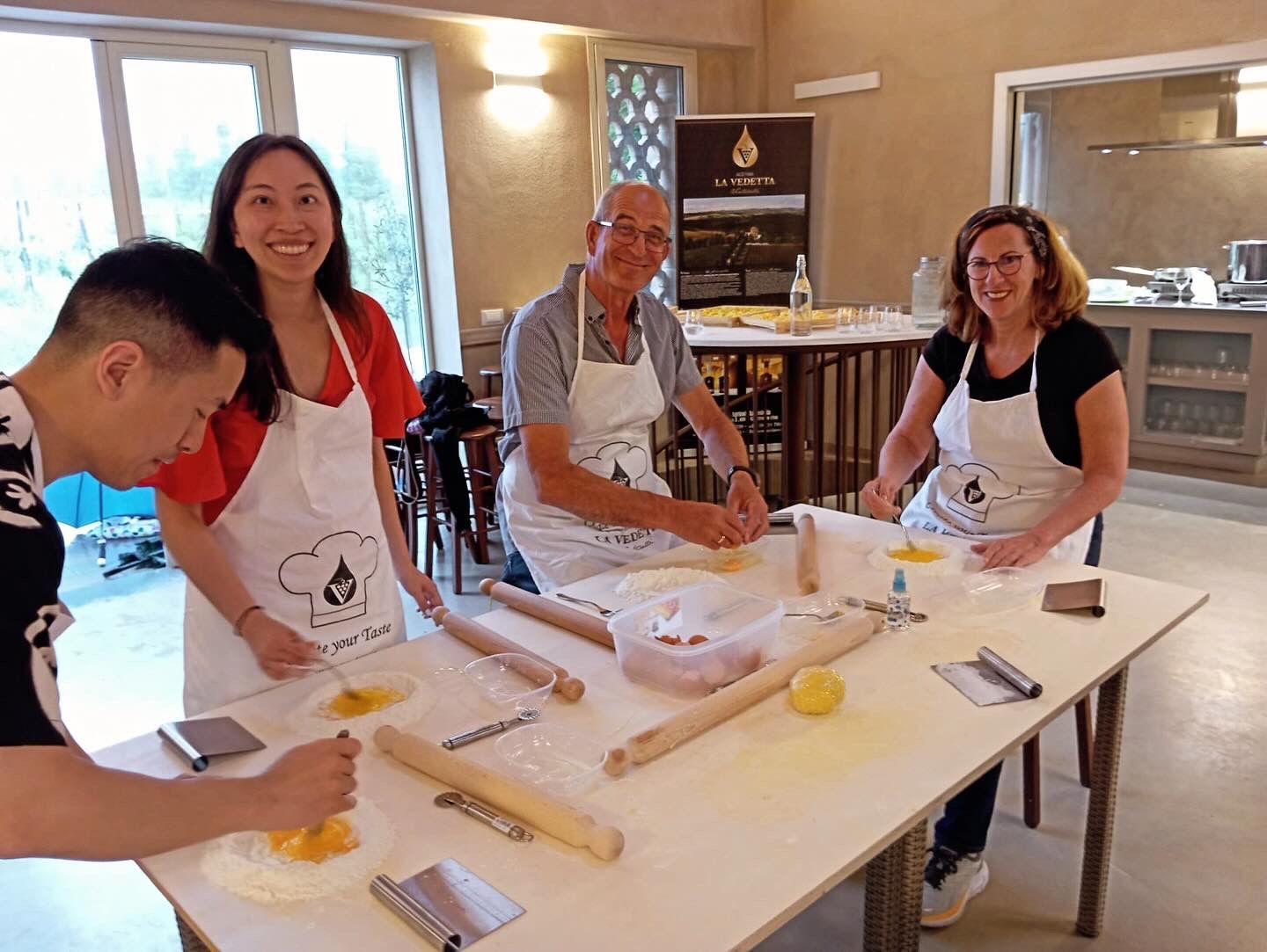 chef-lara-gusti-diversi-cooking-class-di-pasta-fresca-gruppo08